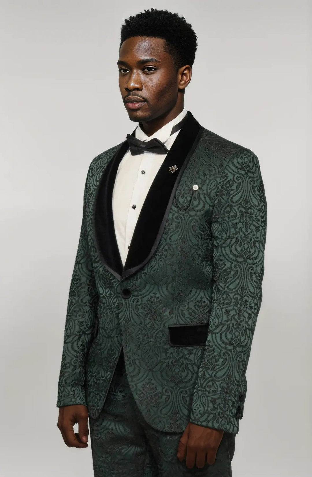Green European Prom Tuxedo with Black Velvet Lapel – 2025 Edition